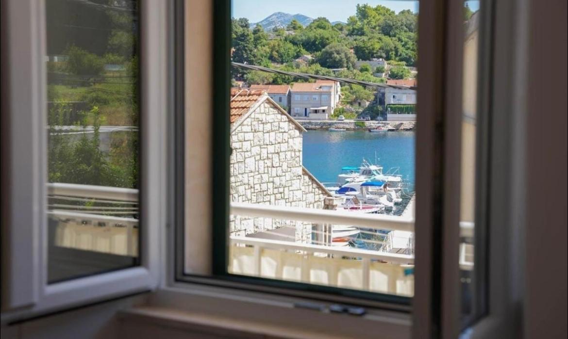 Apartmani Antonia Račišće 외부 사진